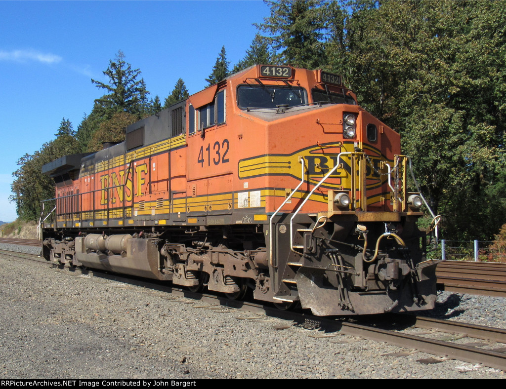 BNSF 4132 Dash9-44CW